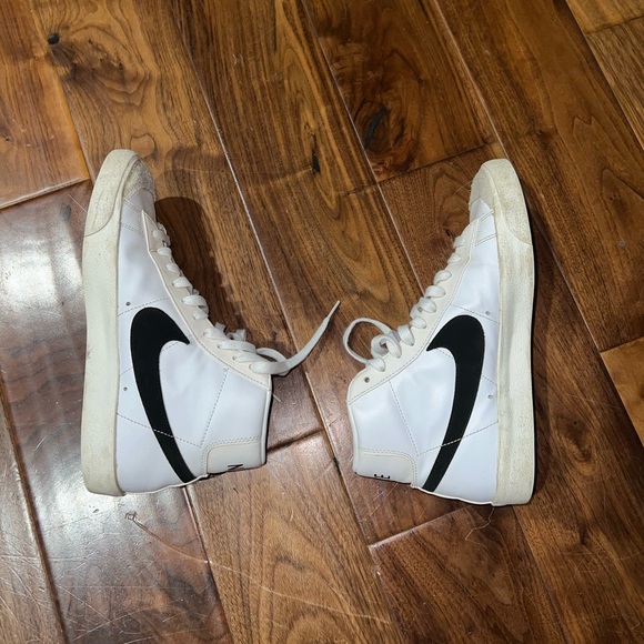 NIKE BLAZERS MID’ 77 VINTAGE SIZE 8 - Picture 4 of 6